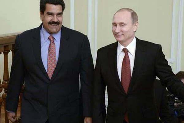 Putin expresoacute su admiracioacuten a Maduro por gobernar con coraje