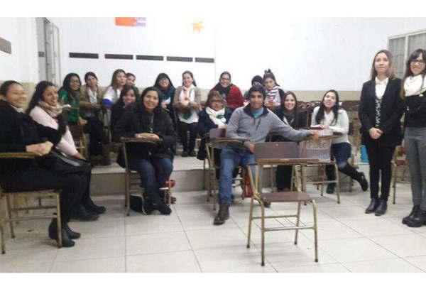 Promueven acciones de prevencioacuten contra la violencia de geacutenero