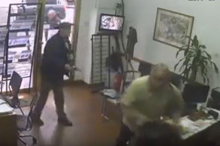 Abuelos asaltaron una inmobiliaria