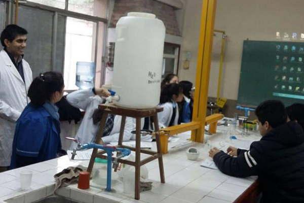 Estudiantes participaron de jornada de capacitacioacuten sobre laboratorios