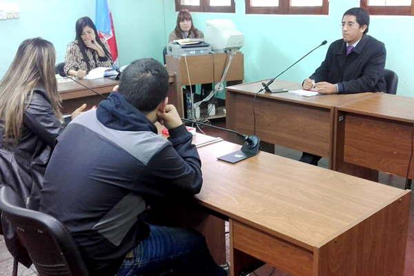 Roboacute dos bateriacuteas de un camioacuten y quedoacute tras las rejas al ser descubierto 