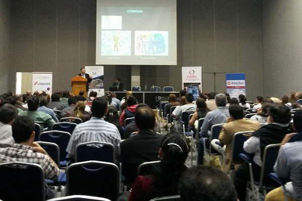 Organizan las XIII  Jornadas Santiaguentildeas de Cardiologiacutea en el CCB
