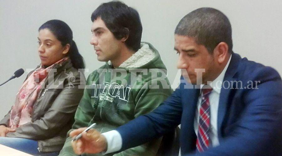 Tres antildeos de prisioacuten por golpear a su ex con un palo de escoba