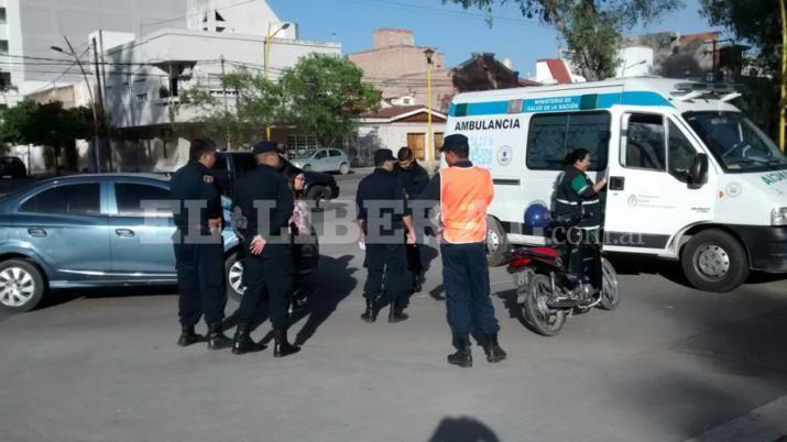 Matrimonio con su hija de seis años heridos tras un choque