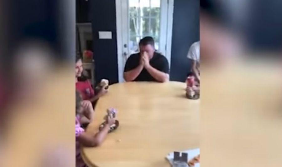 La insoacutelita reaccioacuten de un padre al enterarse el sexo de su proacuteximo bebeacute