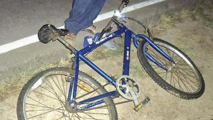 Ciclista murioacute arrollado por una camioneta en Estacioacuten Atamisqui