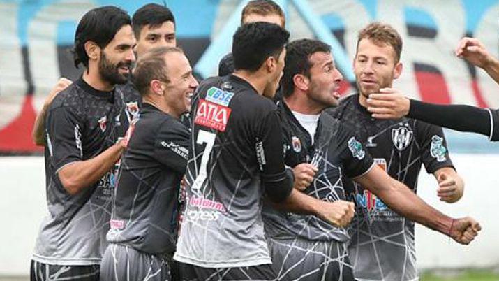  Valioso triunfo de Central que suentildea con la salvacioacuten