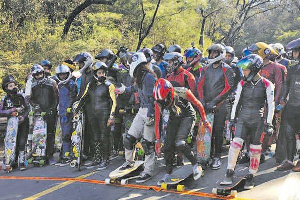 Maacutes de 200 riders de toda Latinoameacuterica compiten en las sierras de Guasayaacuten