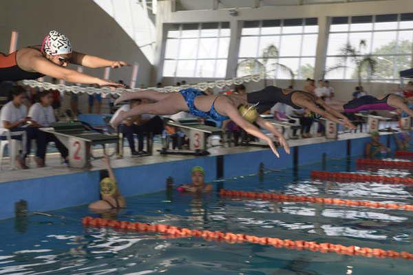 Santiago copoacute los podios en el NOA