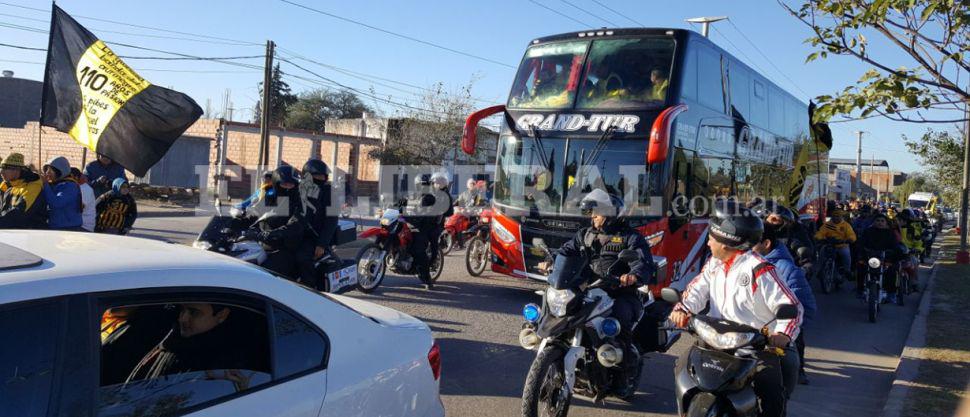 Una multitud recibioacute a Mitre para festejar el ascenso a la B Nacional