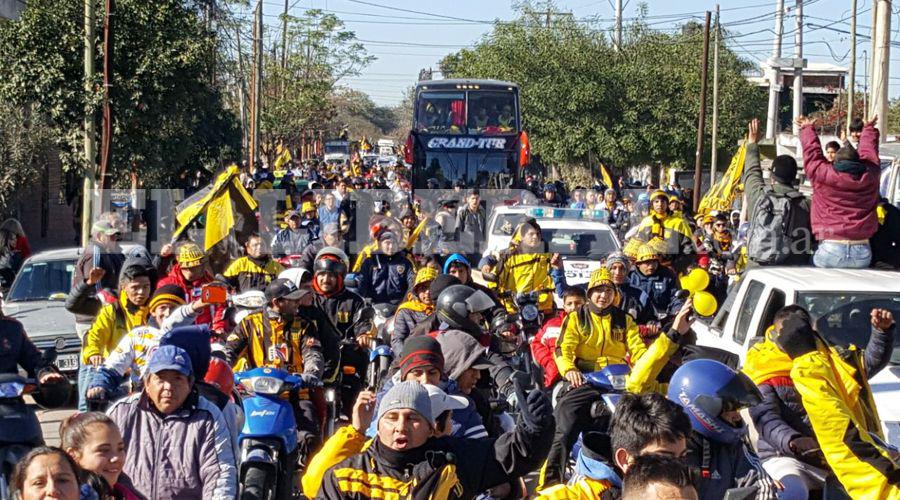 Una multitud recibioacute a Mitre para festejar el ascenso a la B Nacional