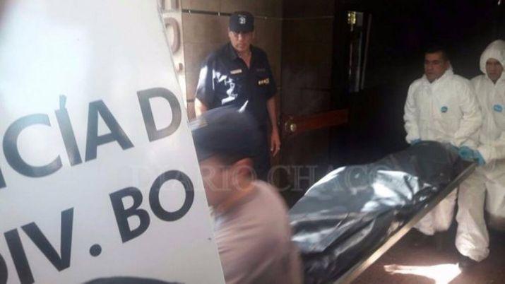 Un policiacutea matoacute a su novia de 13 antildeos y luego se suicidoacute