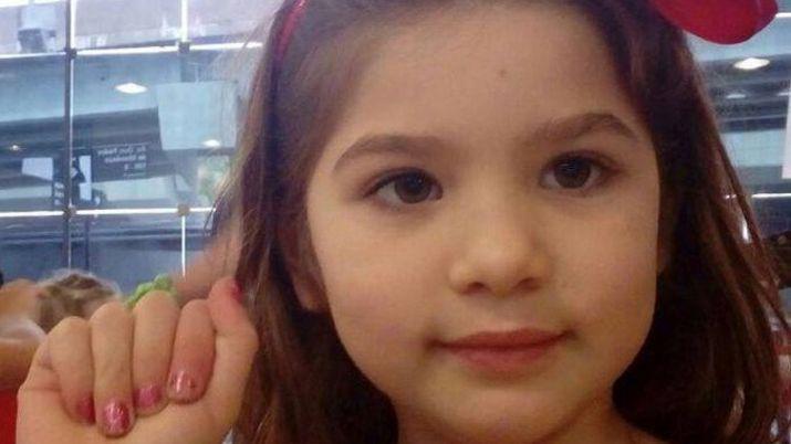 La madre de la nena desaparecida cree que el padre se la llevoacute a Bolivia