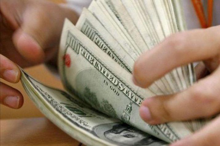 El dólar trepó a los 1739
