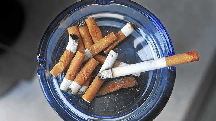 Cada hora muere una persona de caacutencer de pulmoacuten en Argentina