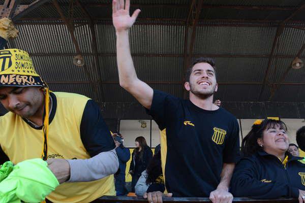 Facundo Juaacuterez lleva sus gambetas al Celaya