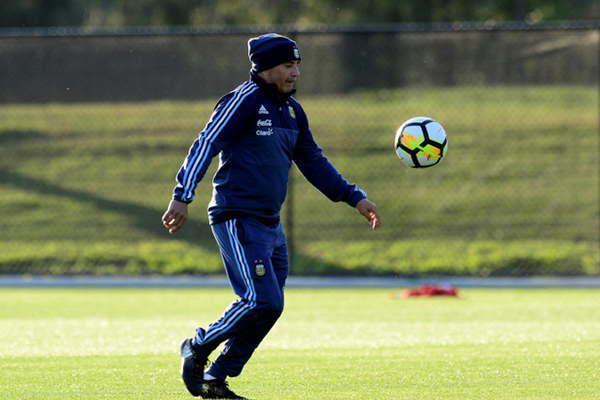 Sampaoli se reunioacute con jugadores de River y Boca