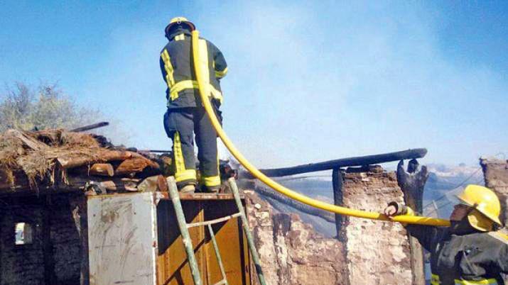 Un hogar fue consumido por un incendio en el departamento Jimeacutenez