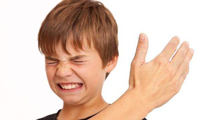 Nintildeo llevoacute a su madre a juicio por pegarle una cachetada