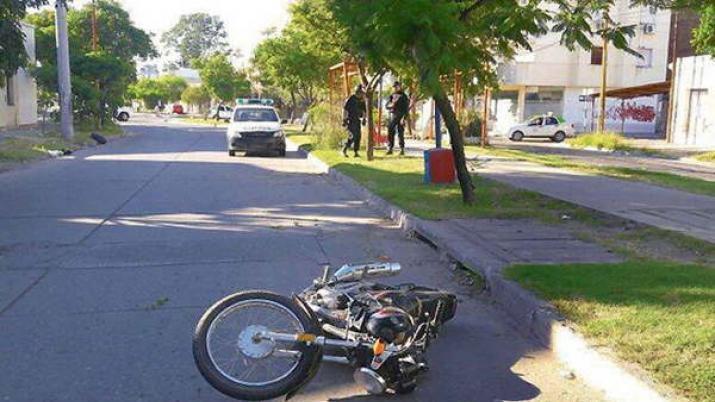 Se encontroacute con una moto en contramano y no pudo evitar el choque