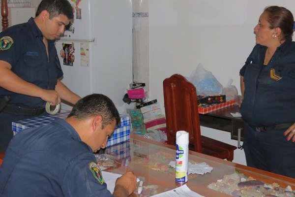 Allanan la casa de falsa abogada y secuestran formularios de la Anses