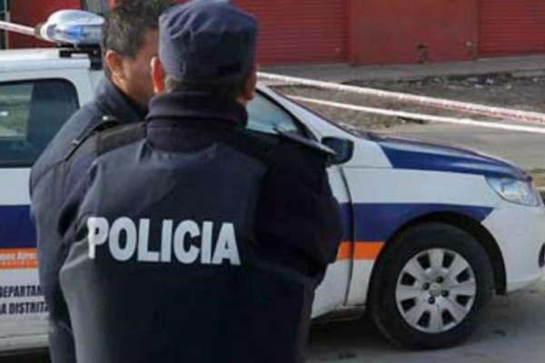 Joacutevenes futbolistas fueron detenidos tras robar un automoacutevil