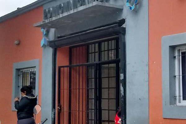 Una nena de 2 antildeos murioacute al caer en una pileta