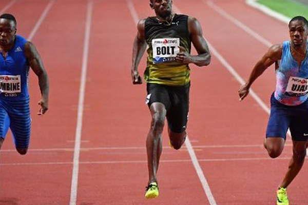 Usain Bolt mostroacute su jerarquiacutea en Moacutenaco