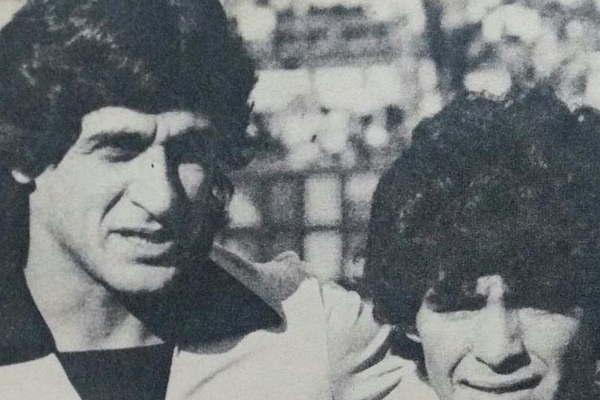 Maradona saludoacute al Pato Fillol por su cumpleantildeos