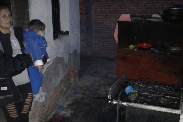 Apresaron al sujeto que intentoacute matar a su ex y a sus hijos al incendiar la casa