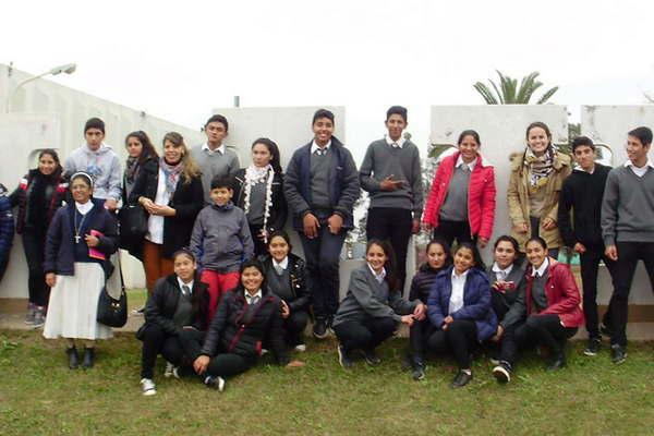 Alumnos del interior provincial visitaron la planta impresora de EL LIBERAL