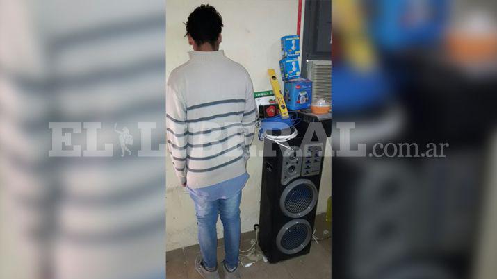 Detuvieron a un menor de 16 antildeos y se secuestraron varios bienes robados