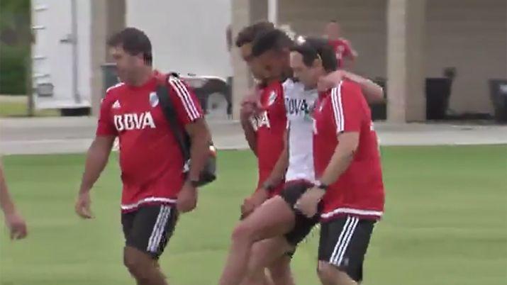 Se lesionoacute Larrondo y encendioacute la alarma en River