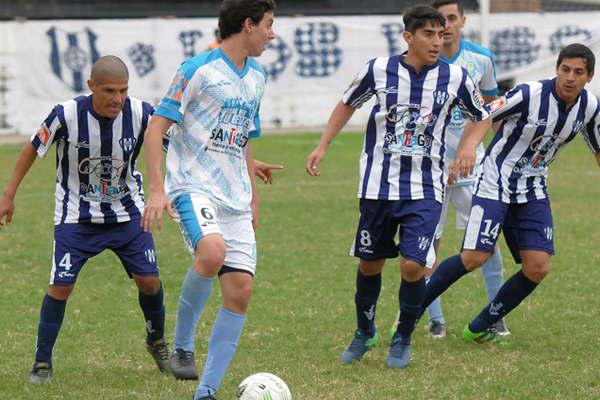 El claacutesico bandentildeo se roba las miradas 