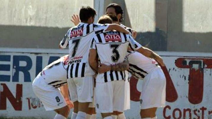 Central Coacuterdoba derrotoacute 2 a 1 a Guillermo Brown