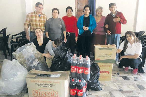 Puentes Solidarios entregoacute donaciones a iglesia del Tramo 18