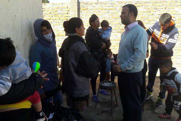 Otorgaron asistencia a familia perjudicada por un incendio