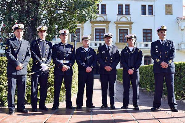 Convocan a los joacutevenes santiaguentildeos a incorporarse a la Armada Argentina
