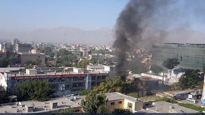 Un atentado suicida talibaacuten dejoacute al menos 26 muertos en Kabul