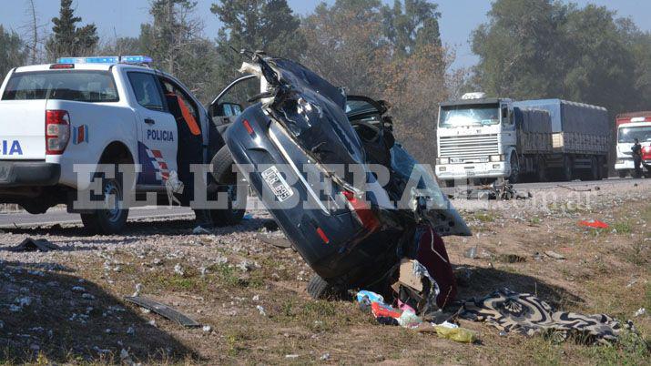 Dos muertos y al menos tres heridos en choque frontal sobre ruta 34