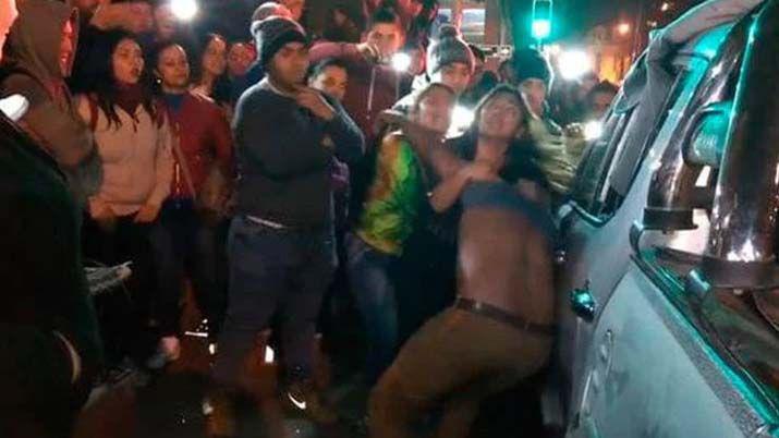 Sorprendioacute a su marido con su amante y les dio una paliza a ambos