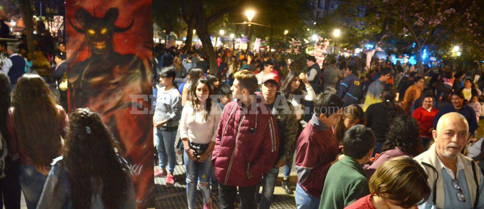 Miraacute las mejores fotos de la vigilia en la Plaza Libertad