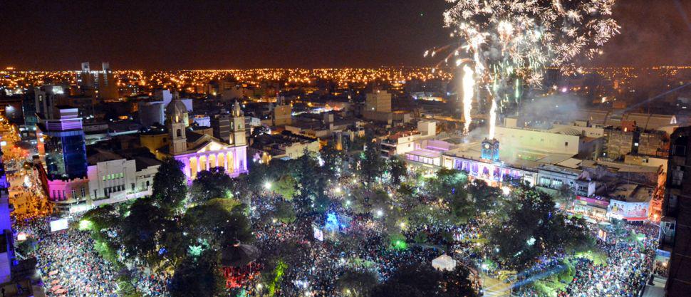 Un pueblo feliz festejoacute el cumpleantildeos de la ciudad