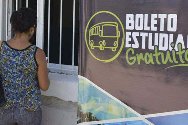 Anuncian cambios en el traacutemite para el boleto gratuito 