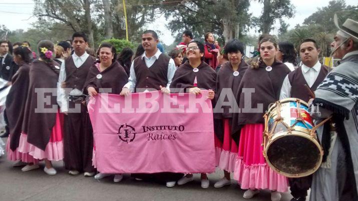 Fotos- Todo el color del tradicional desfile en el Parque