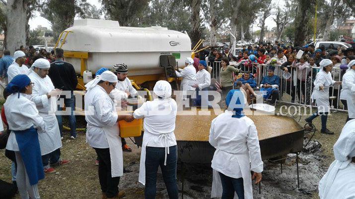 Santiaguentildeos saborearon el tradicional locro