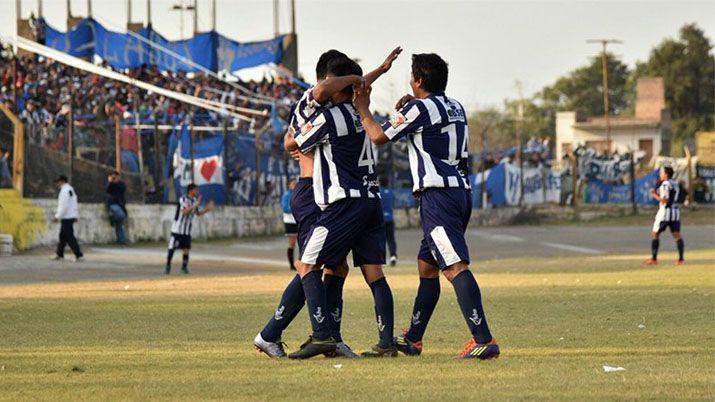 Sarmiento vencioacute a Mitre y se quedoacute con la Copa Santiago