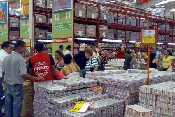 INDEC- una familia tipo necesitó 14811 para no ser pobre