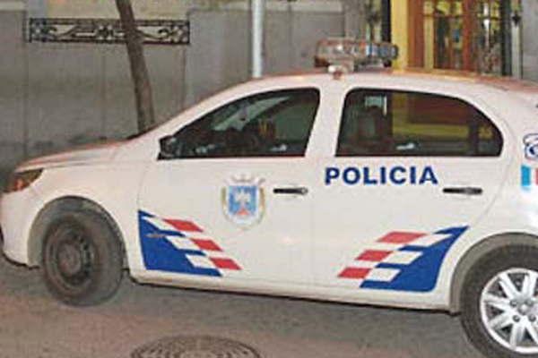 Joacutevenes se pelearon dentro de un pub y tras golpearse terminaron presos en la Comisariacutea