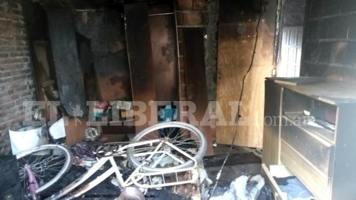 Una familia quedoacute sin nada tras la explosioacuten de un mechero